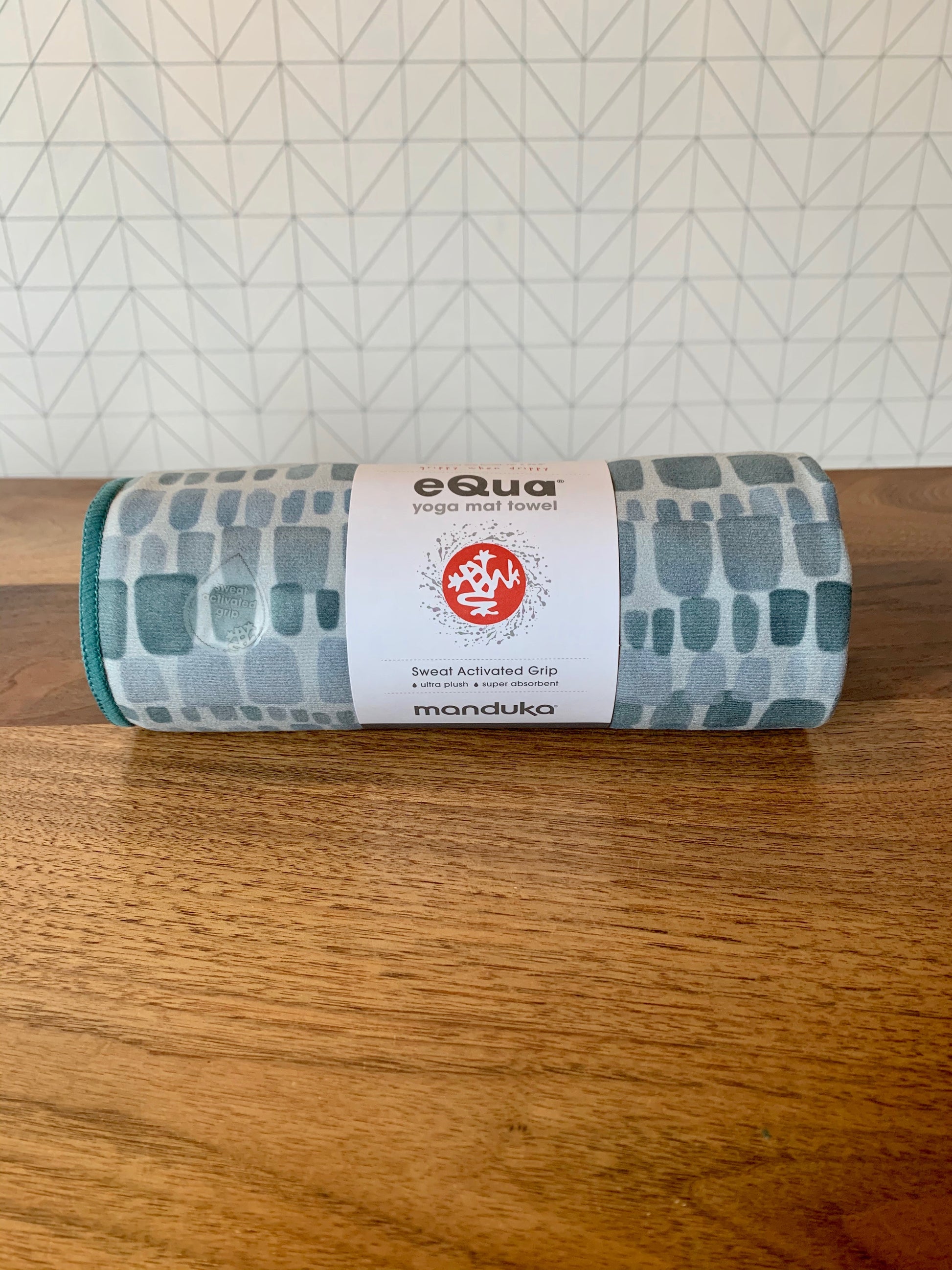 Manduka Equa® Yoga Mat Towel - Magic – Soulcielite